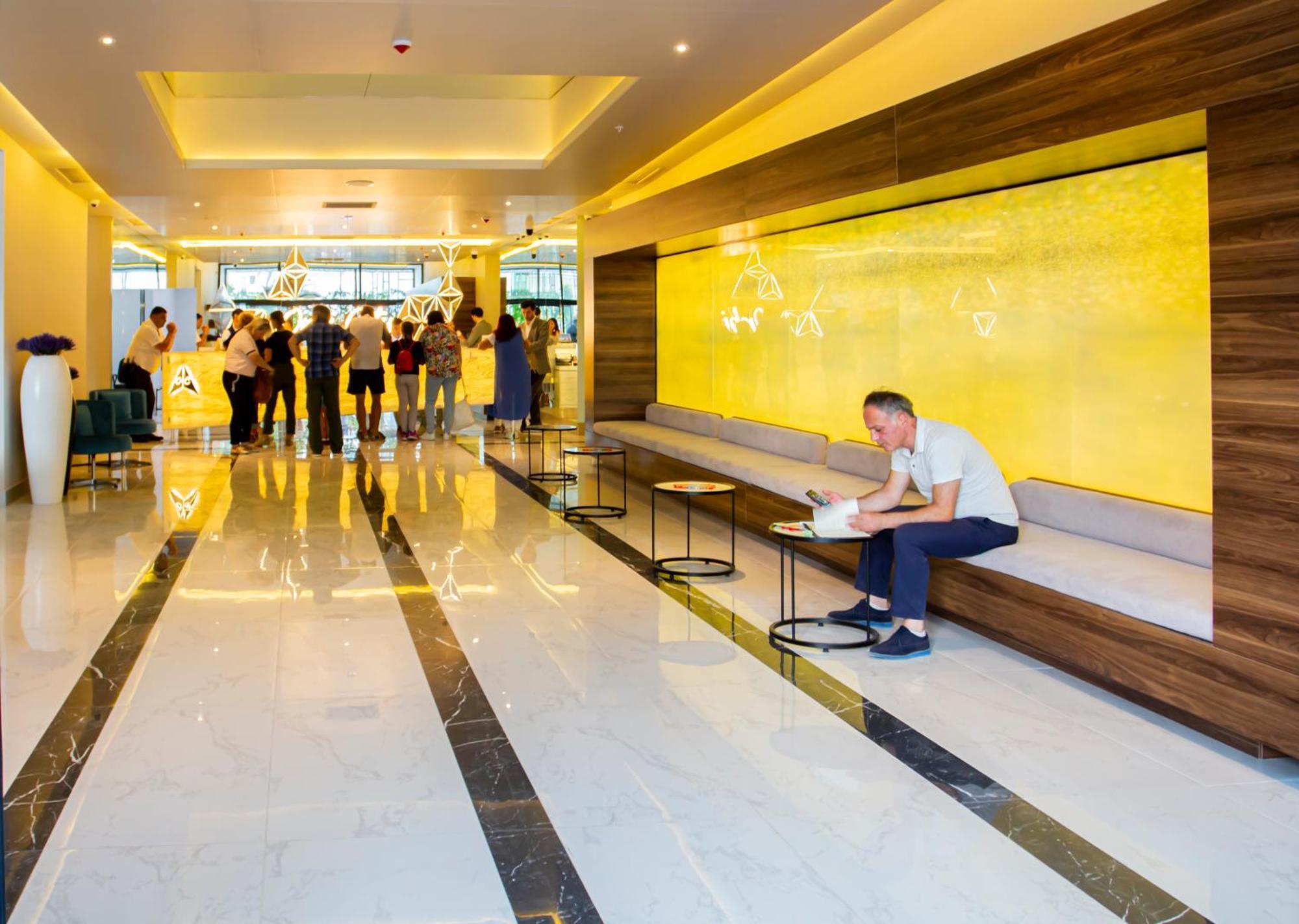 Aparthotel Orbi City Center Sea View Batumi Exterior foto